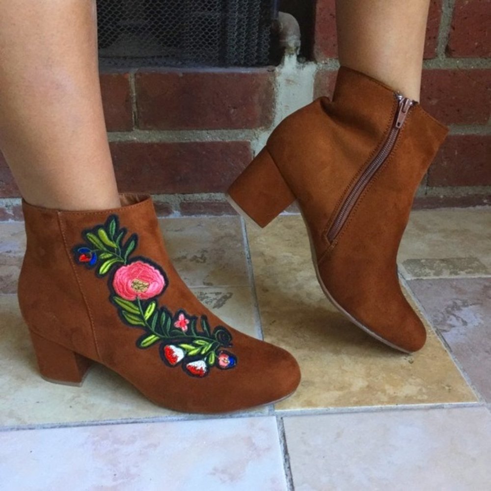 Bamboo Embroidered almond toe Booties Floral block